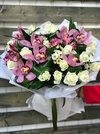 Букет цветов из: Розы и Хризантемы в Бурмакино