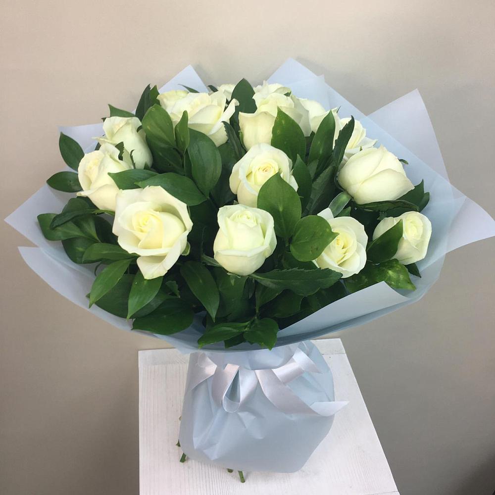 Букет 15 Белых роз Проуд в Бурмакино
