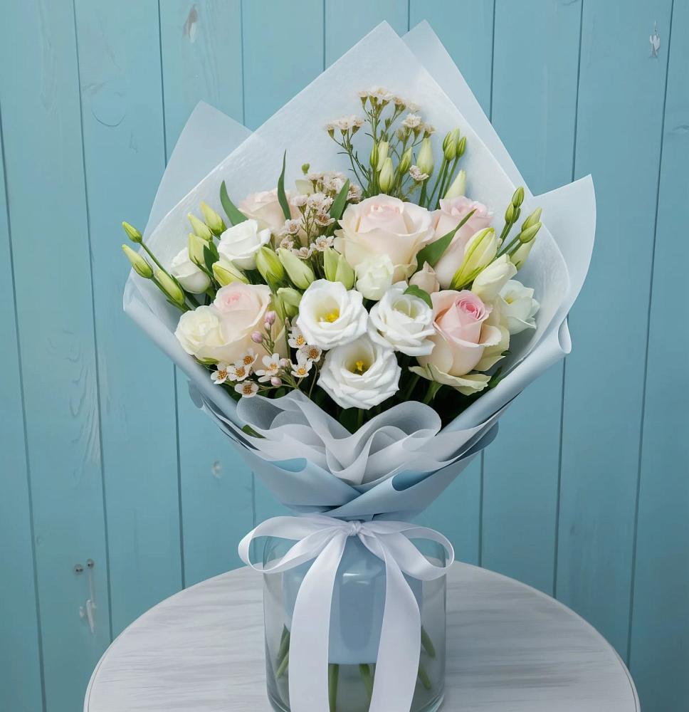 Букет цветов из: Розы и Лизиантусы в Бурмакино