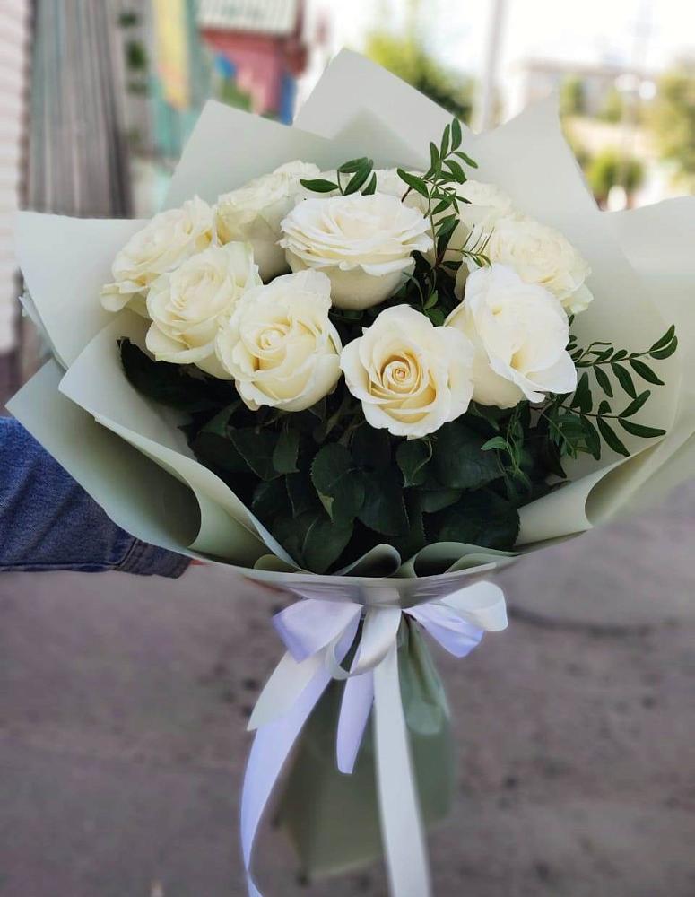 Букет Белые розы Проуд в Бурмакино