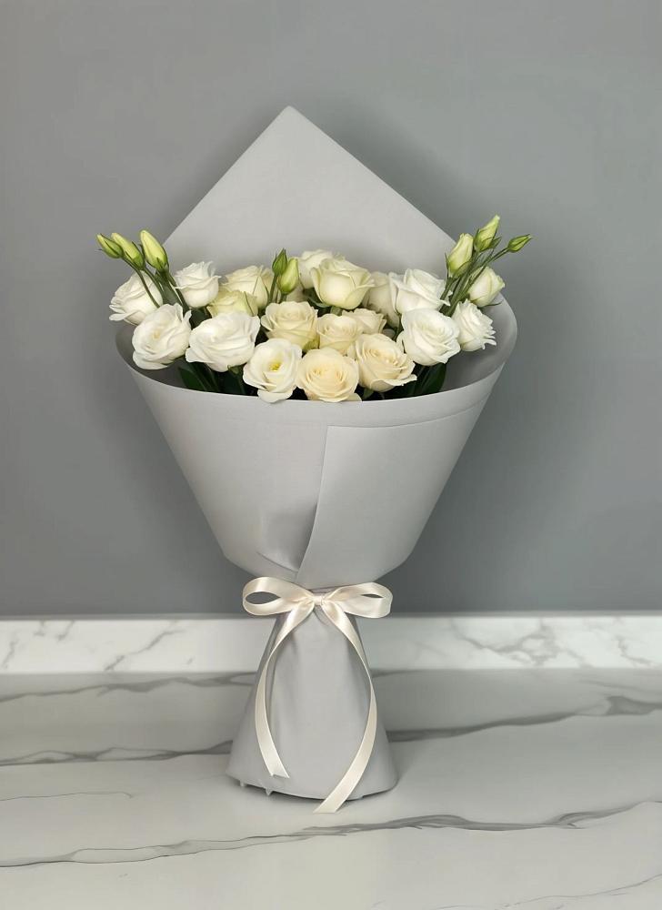 Букет цветов из: Розы и Лизиантусы в Бурмакино