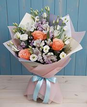 Букет цветов из:  Лизиантусы, Розы, Альстромерии и Гипсофила в Бурмакино