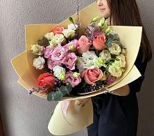 Букет цветов из:  Розы, Лизиантусы и Гвоздики #REPLACE_PRED# Бурмакино