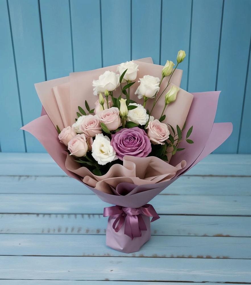 Букет цветов из: Розы и Лизиантусы в Бурмакино